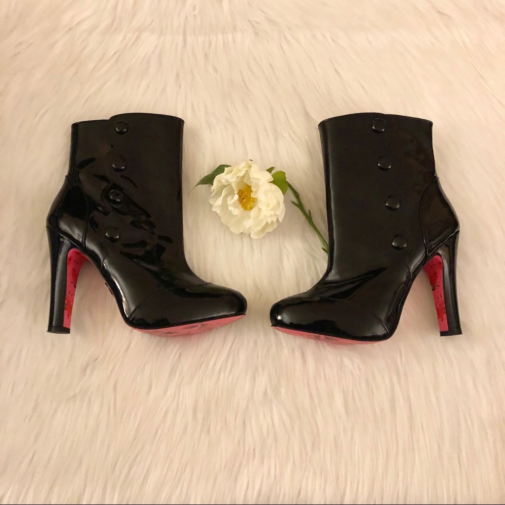 Betsey Johnson”Luca”Patent Leather Snap Bootie-6